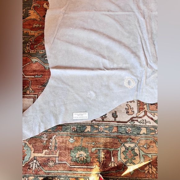 Elegant Cowhide Rug - Picture 11 of 16